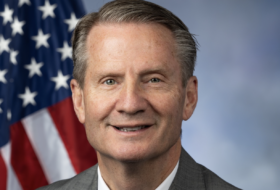 Government official portrait of Rep Tim Burchett