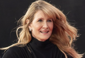 Laura dern smiling